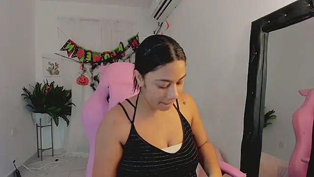 Snapshot of vanelope_smith chatting on October 2025 10:43:02 PM vanelope smith online show from October 2025 10:43:02 PM