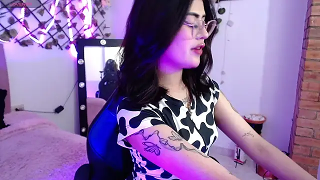 Snapshot of isa_bunny18 chatting on October 2025 02:23:01 AM isa bunny18 online show from October 2025 02:23:01 AM