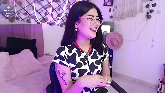 Snapshot of isa_bunny18 chatting on October 2025 03:25:01 AM isa bunny18 online show from October 2025 03:25:01 AM