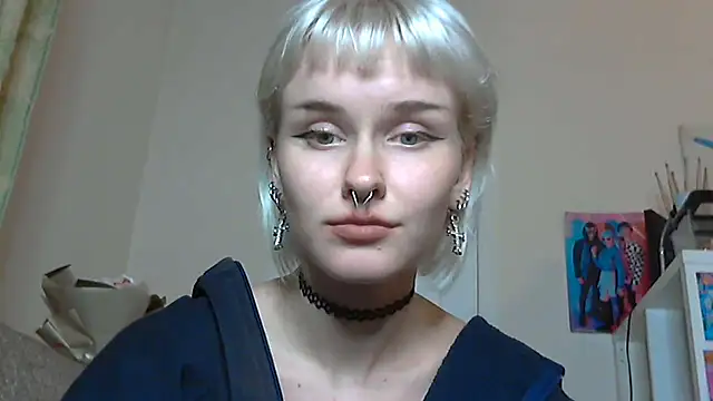 Snapshot of Paradoxy_ chatting on October 2025 08:51:02 PM Paradoxy online show from October 2025 08:51:02 PM