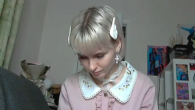 Snapshot of Paradoxy_ chatting on December 2025 08:47:01 PM Paradoxy online show from December 2025 08:47:01 PM