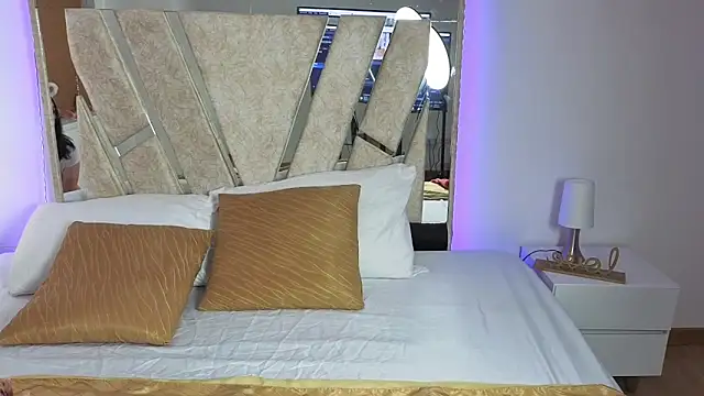 lissastone online show from October 2025 07:27:02 PM