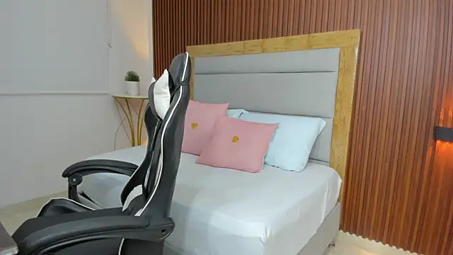 Snapshot of nahiaras_herz chatting on October 2025 12:09:01 PM nahiaras herz online show from October 2025 12:09:01 PM