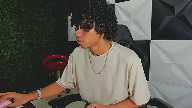 Snapshot of xion_ez chatting on October 2025 09:24:01 PM xion ez online show from October 2025 09:24:01 PM