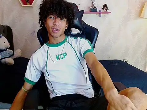 Snapshot of xion_ez chatting on October 2025 08:18:02 PM xion ez online show from October 2025 08:18:02 PM