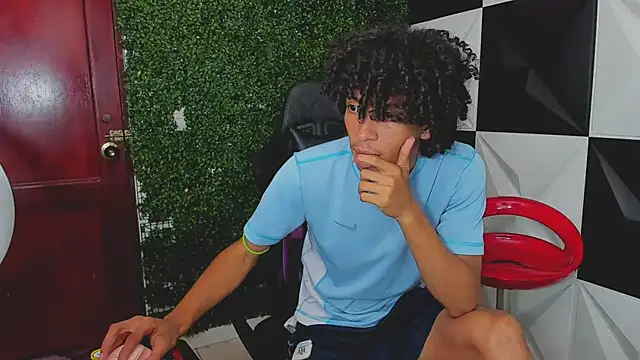 Snapshot of xion_ez chatting on October 2025 08:42:02 PM xion ez online show from October 2025 08:42:02 PM