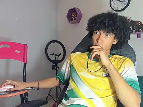 Snapshot of xion_ez chatting on October 2025 06:59:01 PM xion ez online show from October 2025 06:59:01 PM