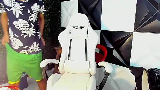 Snapshot of xion_ez chatting on October 2025 07:58:02 PM xion ez online show from October 2025 07:58:02 PM