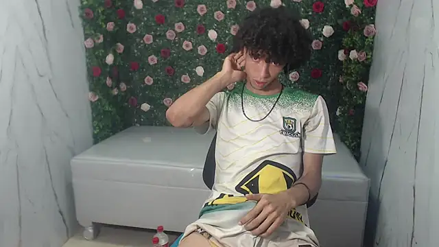 Snapshot of xion_ez chatting on October 2025 08:43:01 PM xion ez online show from October 2025 08:43:01 PM