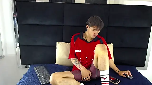 Jerom xx online show from October 2025 07:36:02 PM