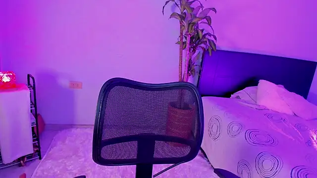 Ivy Foox  online show from November 2025 08:53:02 PM