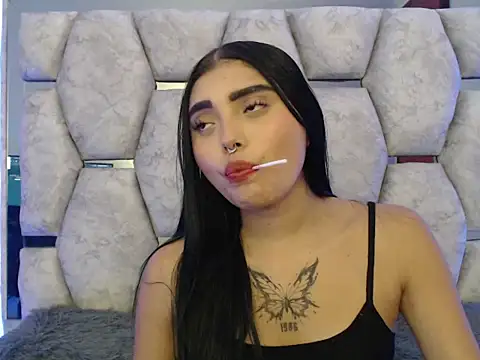 Snapshot of AnalyMilles chatting on October 2025 10:06:02 PM AnalyMilles online show from October 2025 10:06:02 PM