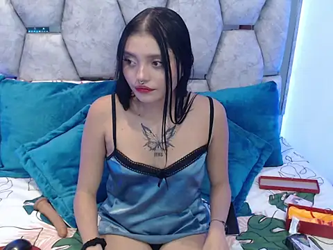 Snapshot of AnalyMilles chatting on November 2025 09:48:01 PM AnalyMilles online show from November 2025 09:48:01 PM