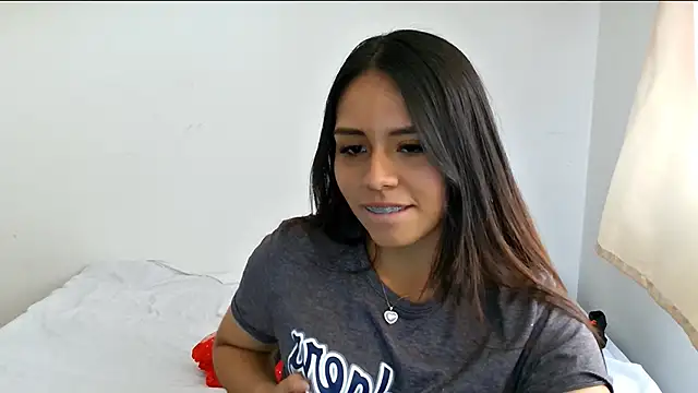 Snapshot of BellaBliss123 chatting on October 2025 06:52:01 PM BellaBliss123 online show from October 2025 06:52:01 PM