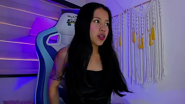 Zoe Skyler online show from October 2025 02:58:02 PM