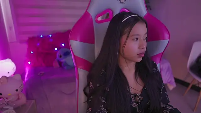 Zoe Skyler online show from November 2025 01:22:02 PM