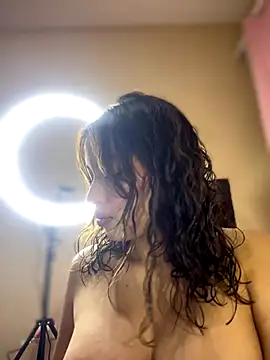 Snapshot of Mia_Valmont chatting on October 2025 02:18:01 PM Mia Valmont online show from October 2025 02:18:01 PM