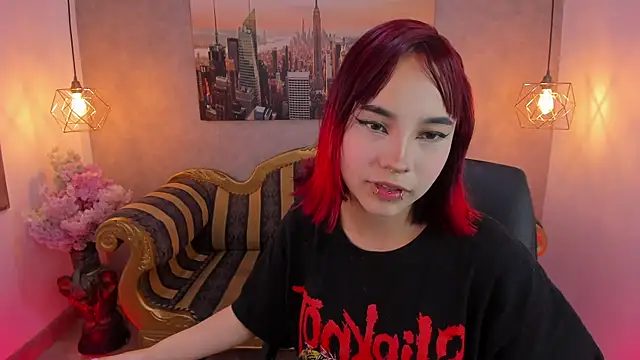 Snapshot of Megane_whitte chatting on October 2025 03:27:01 AM Megane whitte online show from October 2025 03:27:01 AM