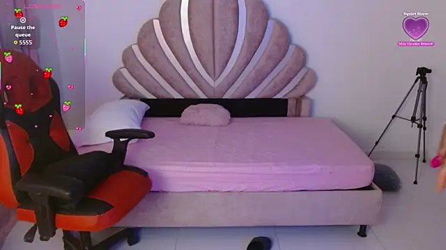 BlueeVelvet online show from October 2025 12:47:01 AM