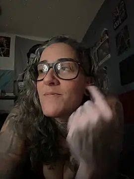 Snapshot of inkdmagz chatting on October 2025 09:07:01 AM inkdmagz online show from October 2025 09:07:01 AM