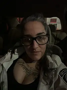 Snapshot of inkdmagz chatting on October 2025 04:37:02 AM inkdmagz online show from October 2025 04:37:02 AM