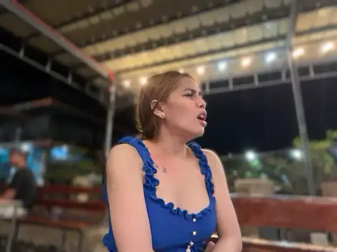 LaylaBurikat online show from September 2025 04:00:02 PM