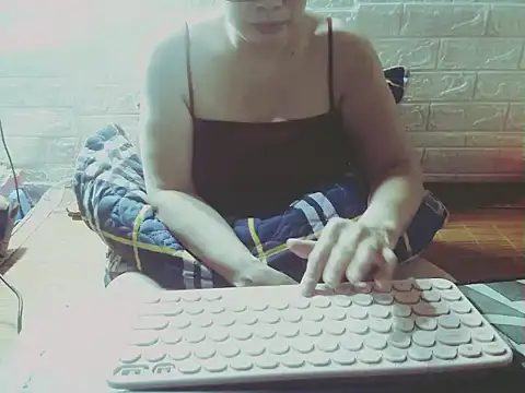 Snapshot of hyhy_99 chatting on October 2025 12:35:01 PM hyhy 99 online show from October 2025 12:35:01 PM