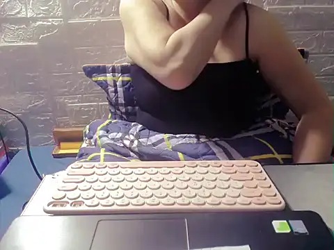 Snapshot of hyhy_99 chatting on November 2025 09:54:02 AM hyhy 99 online show from November 2025 09:54:02 AM