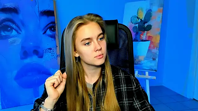 Snapshot of JuneWoods chatting on October 2025 09:08:02 AM JuneWoods online show from October 2025 09:08:02 AM