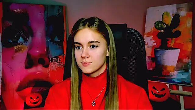 Snapshot of JuneWoods chatting on October 2025 06:23:02 AM JuneWoods online show from October 2025 06:23:02 AM