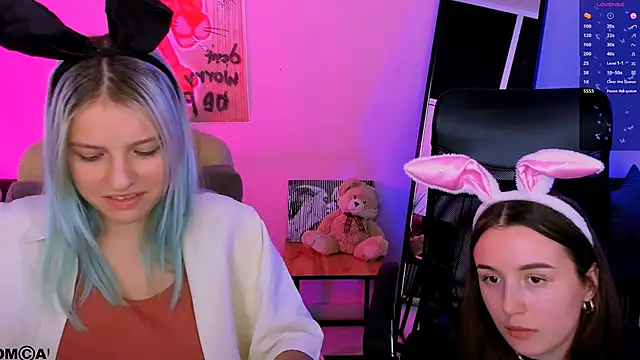 Snapshot of leslie_bird chatting on October 2025 07:39:02 AM leslie bird online show from October 2025 07:39:02 AM