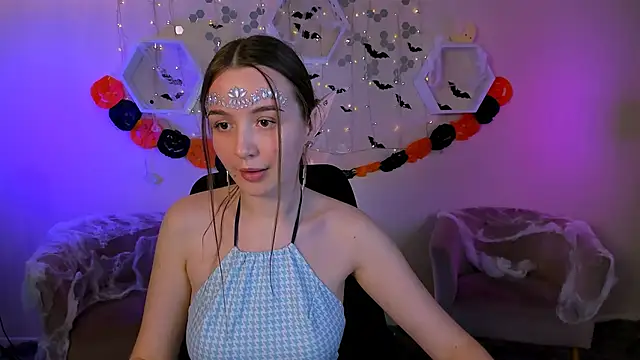 Snapshot of leslie_bird chatting on October 2025 03:12:01 PM leslie bird online show from October 2025 03:12:01 PM