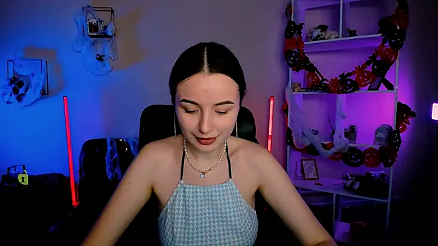 Snapshot of leslie_bird chatting on October 2025 08:55:02 AM leslie bird online show from October 2025 08:55:02 AM