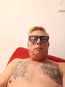 Andyrsdick online show from October 2025 09:46:01 PM