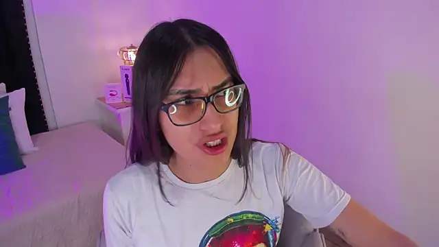 Snapshot of cherrylady_02 chatting on October 2025 12:50:01 PM cherrylady 02 online show from October 2025 12:50:01 PM