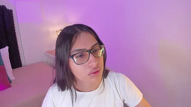 Snapshot of cherrylady_02 chatting on October 2025 12:44:02 PM cherrylady 02 online show from October 2025 12:44:02 PM