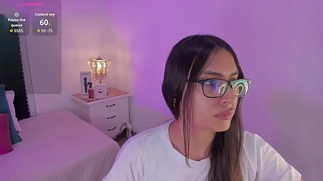 Snapshot of cherrylady_02 chatting on November 2025 12:48:02 PM cherrylady 02 online show from November 2025 12:48:02 PM