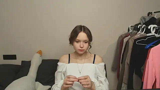 Snapshot of CandyPiggy chatting on October 2025 02:18:02 PM CandyPiggy online show from October 2025 02:18:02 PM