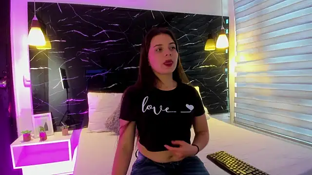 ZOE LE online show from October 2025 11:54:02 AM