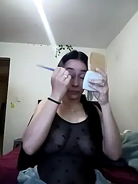 Snapshot of YaraDuartee chatting on October 2025 08:19:01 PM YaraDuartee online show from October 2025 08:19:01 PM