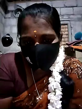 Snapshot of Tamil_Hot_Sandy chatting on November 2025 05:56:02 PM Tamil Hot Sandy online show from November 2025 05:56:02 PM