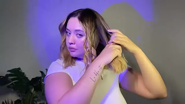 Snapshot of Angelina_velvett chatting on October 2025 02:43:02 AM Angelina velvett online show from October 2025 02:43:02 AM