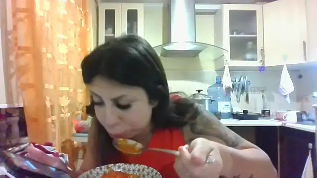 Snapshot of QueenMomyS chatting on October 2025 01:41:02 AM QueenMomyS online show from October 2025 01:41:02 AM