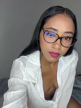 Soleyma  online show from September 2025 01:38:02 PM