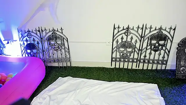 Snapshot of LiilithStone chatting on October 2025 12:05:01 PM LiilithStone online show from October 2025 12:05:01 PM