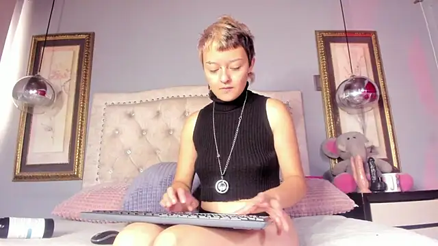 Snapshot of Baby_Punk1 chatting on October 2025 01:33:02 PM Baby Punk1 online show from October 2025 01:33:02 PM