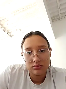 Snapshot of young_dairy01 chatting on October 2025 12:35:02 PM young dairy01 online show from October 2025 12:35:02 PM