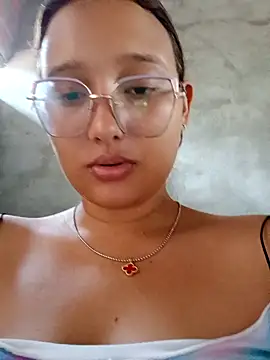 Snapshot of young_dairy01 chatting on October 2025 12:28:02 PM young dairy01 online show from October 2025 12:28:02 PM