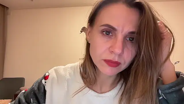 Snapshot of AnnieLove7722 chatting on October 2025 08:20:01 PM AnnieLove7722 online show from October 2025 08:20:01 PM