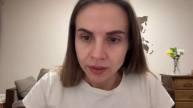 Snapshot of AnnieLove7722 chatting on November 2025 02:28:01 PM AnnieLove7722 online show from November 2025 02:28:01 PM